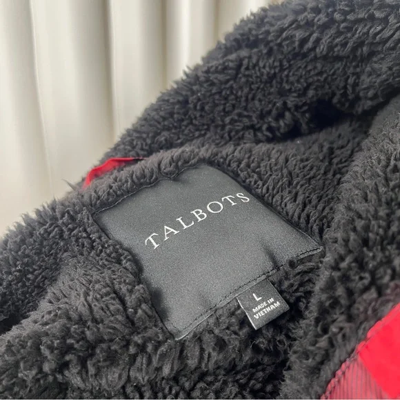 Talbots Women’s Red and Black Buffalo Plaid Primaloft Sherpa Vest - Picture 8 of 16